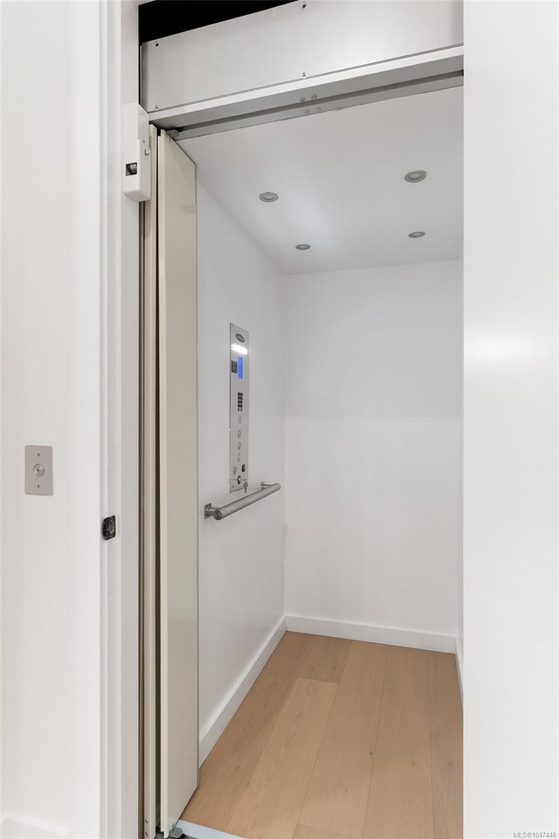 2292 Gail Pl