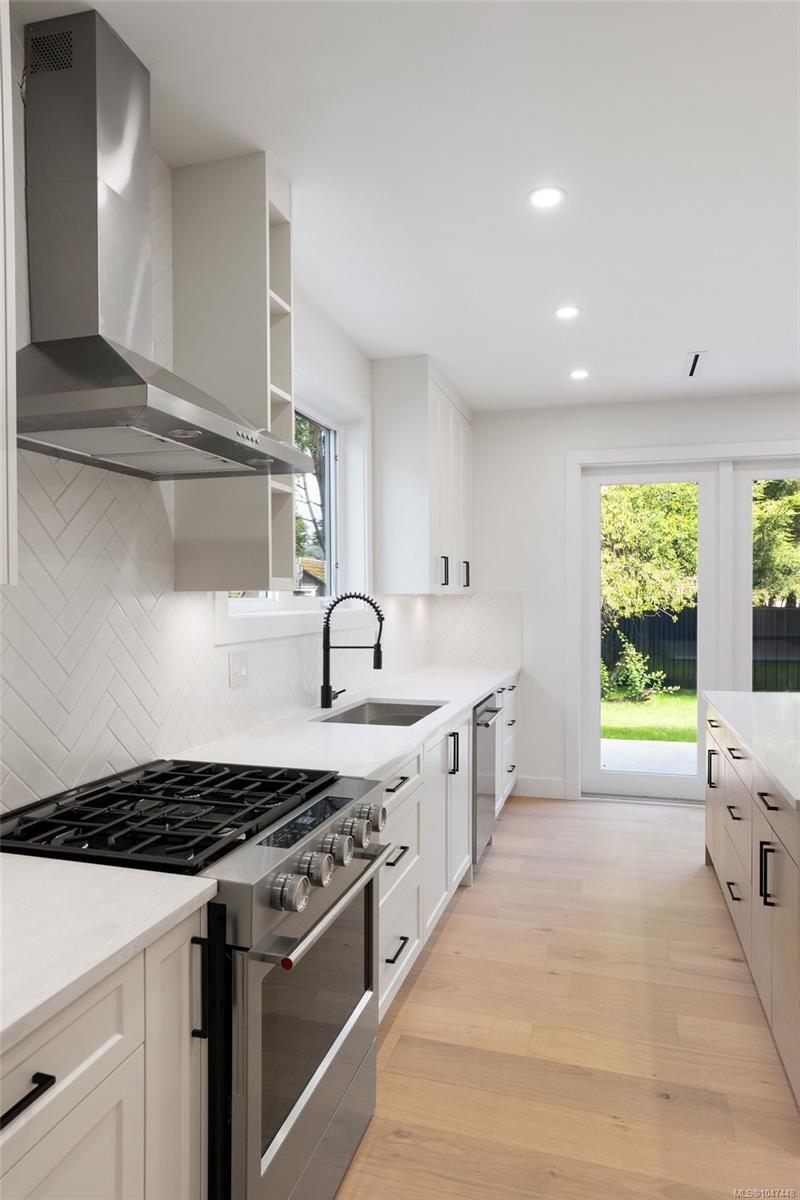 2292 Gail Pl