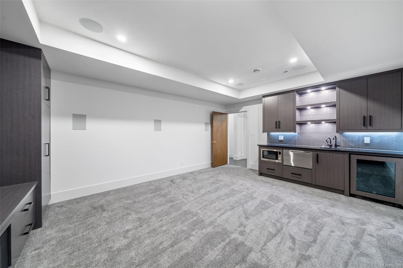 1221 Viewtop Rd