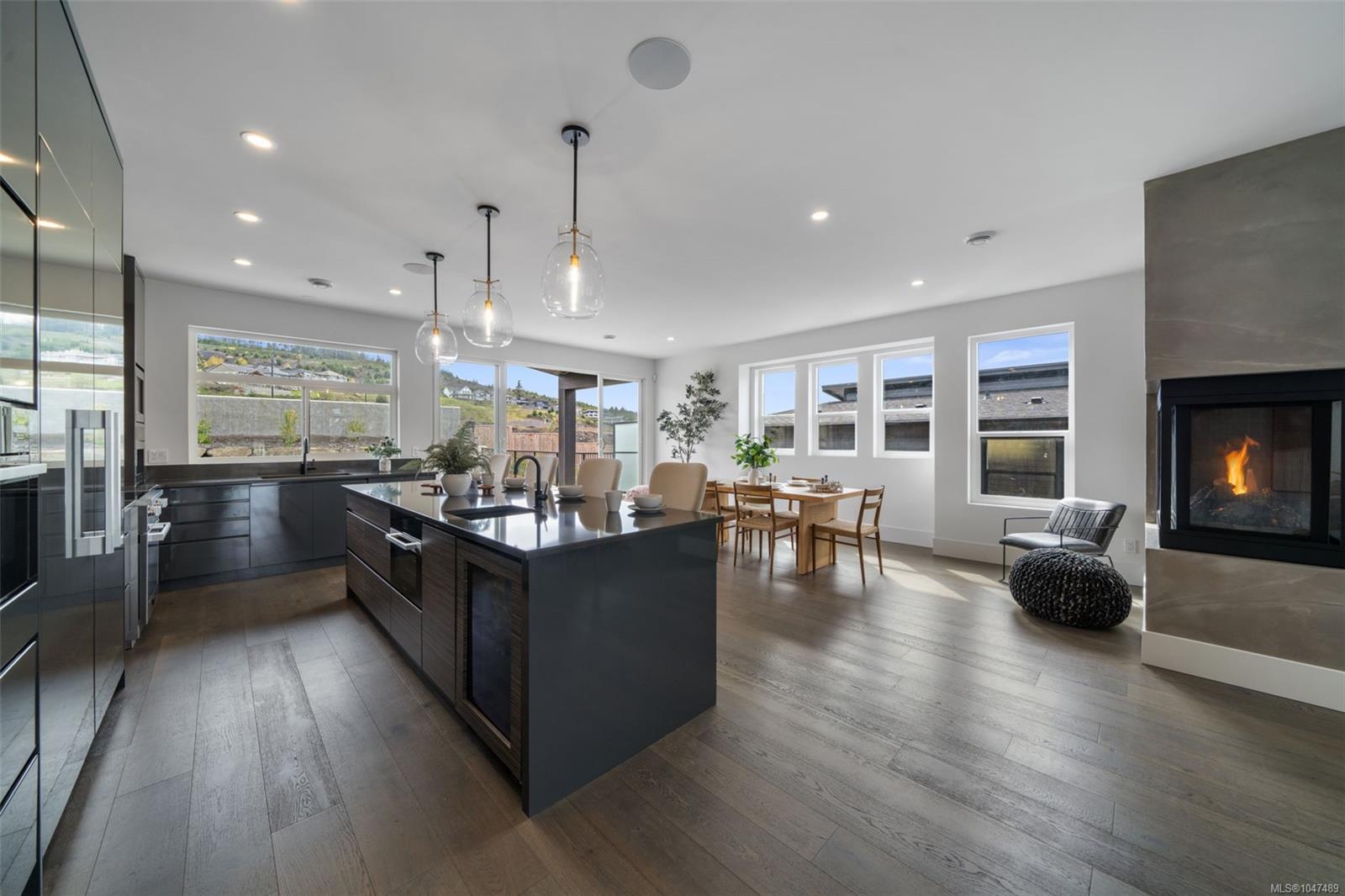 1221 Viewtop Rd