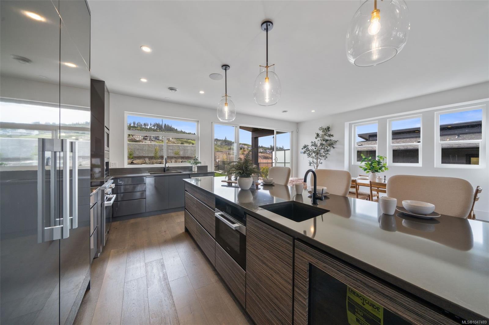 1221 Viewtop Rd