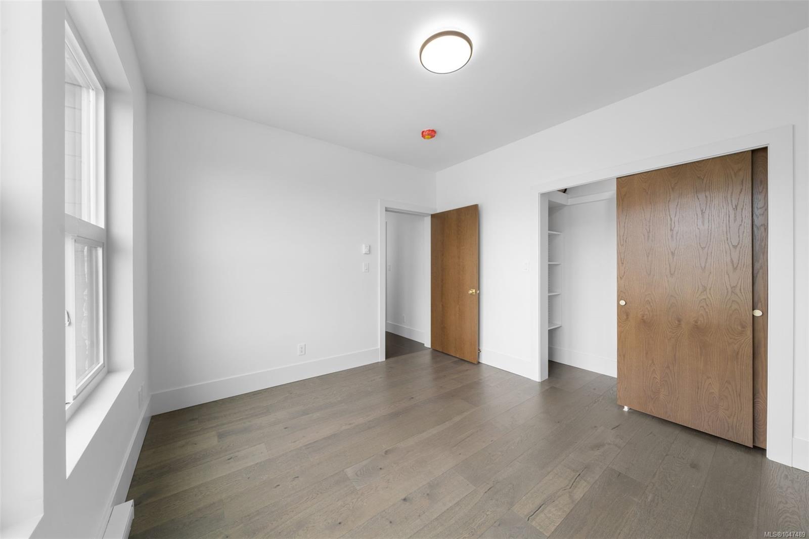 1221 Viewtop Rd