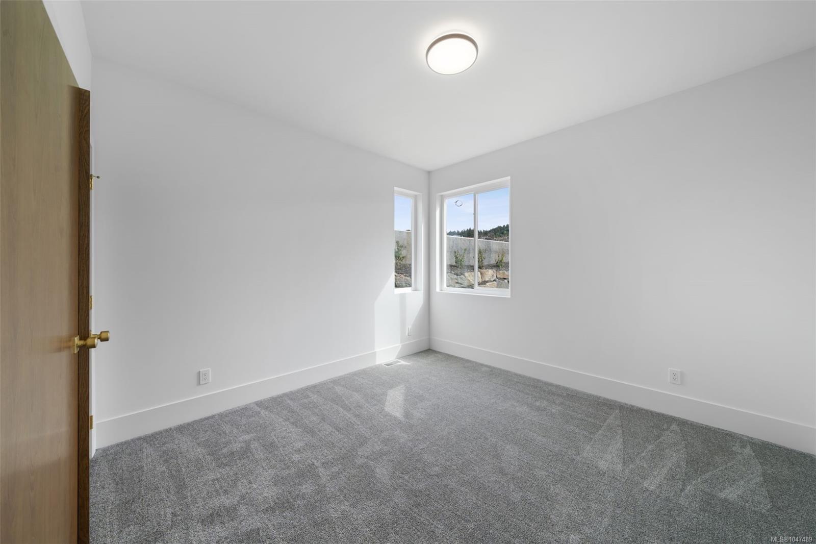 1221 Viewtop Rd