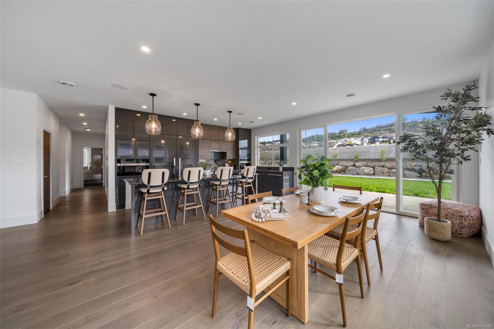 1221 Viewtop Rd