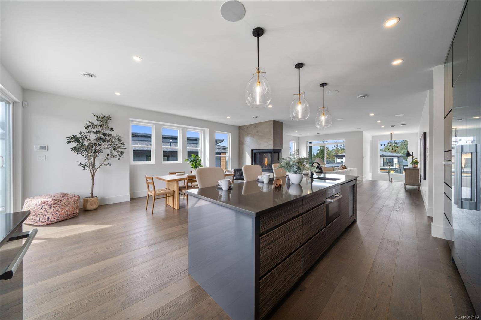 1221 Viewtop Rd