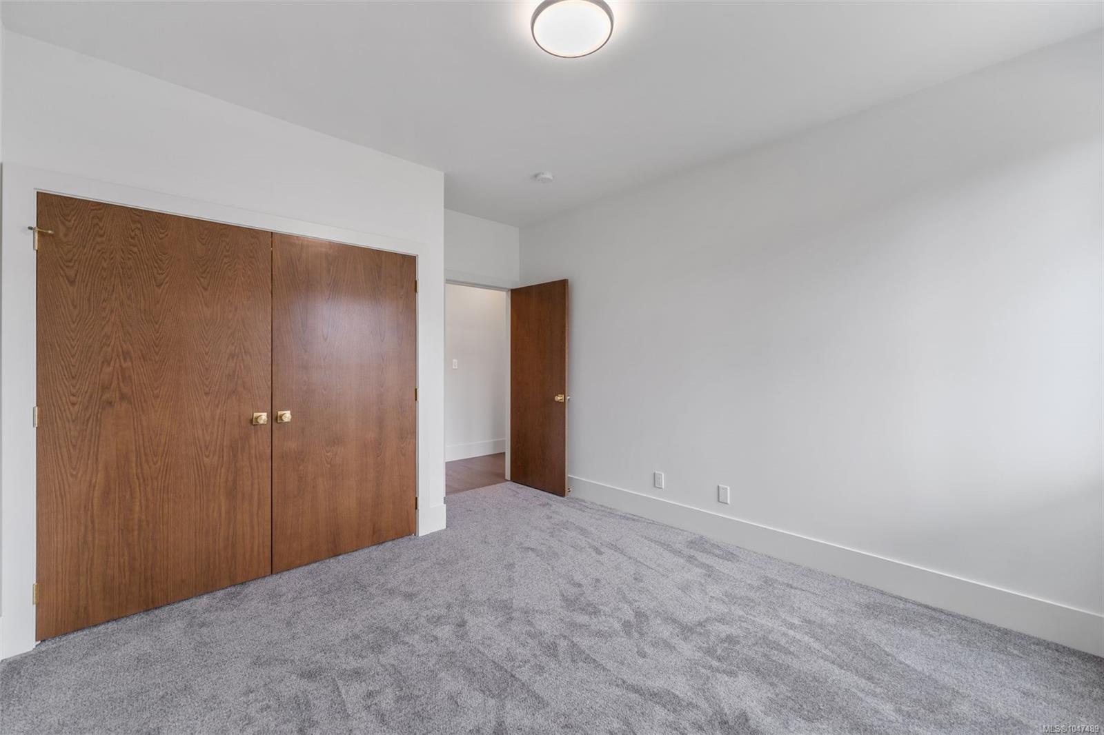 1221 Viewtop Rd