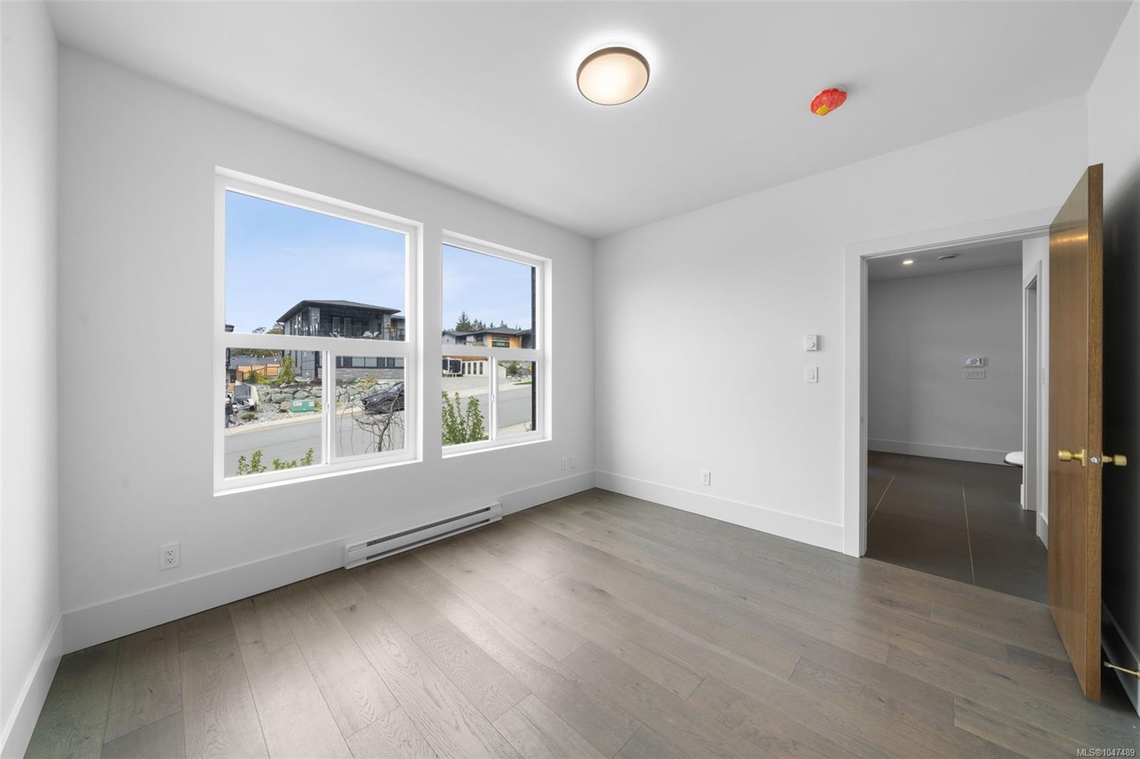 1221 Viewtop Rd