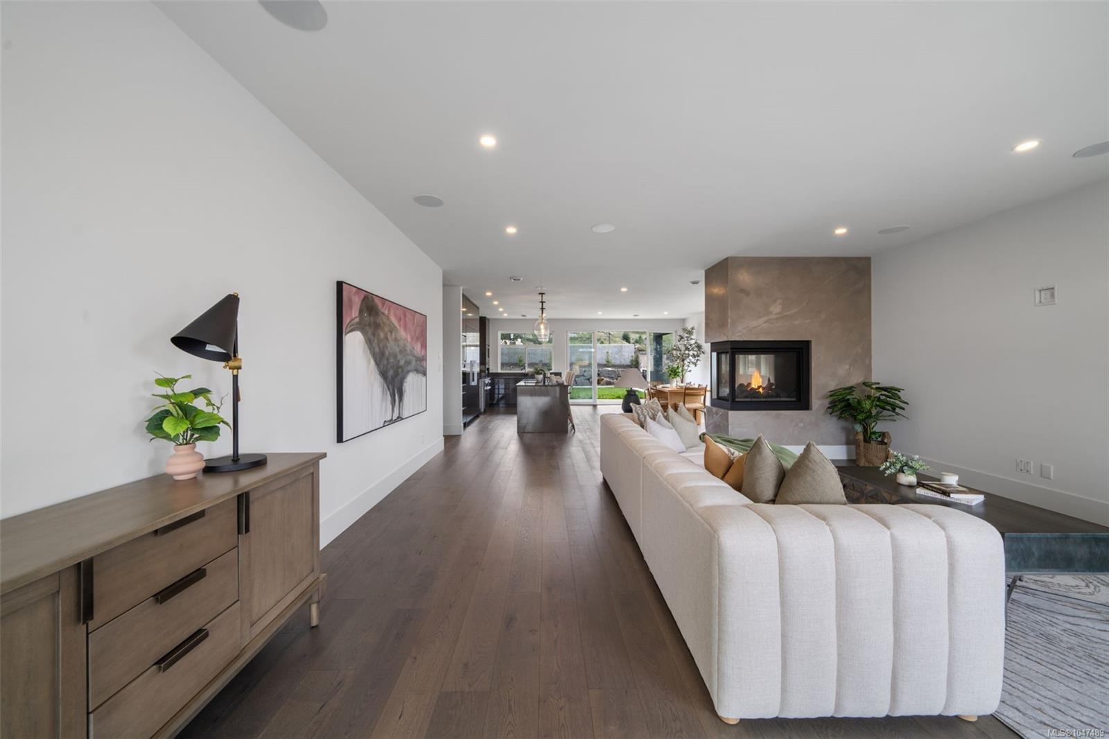 1221 Viewtop Rd