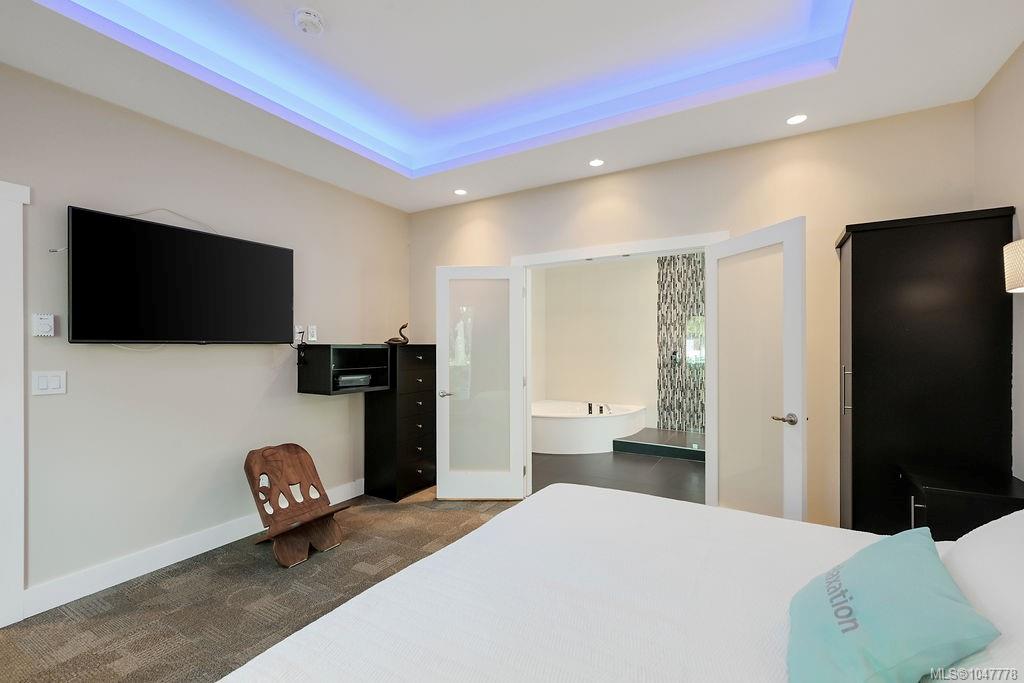 2245 JAMES WHITE Blvd #105