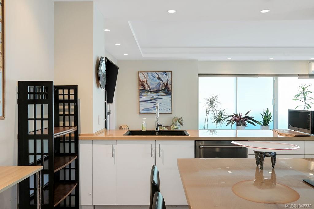 2245 JAMES WHITE Blvd #105