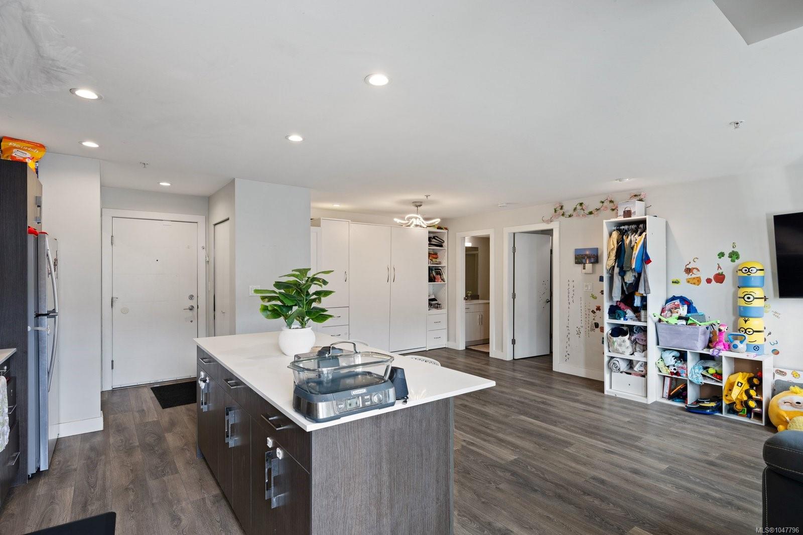 826 Esquimalt Rd Unit: #503