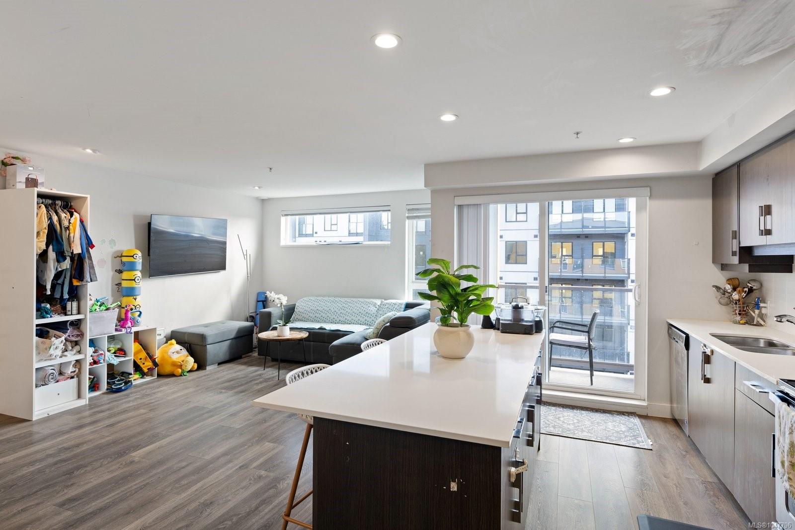 826 Esquimalt Rd Unit: #503