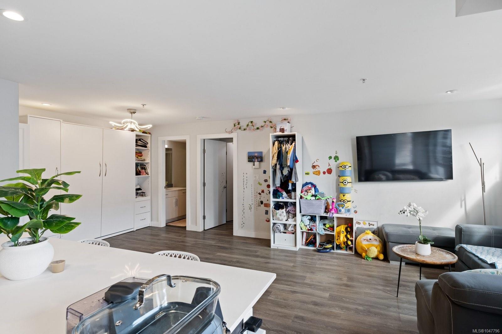 826 Esquimalt Rd Unit: #503