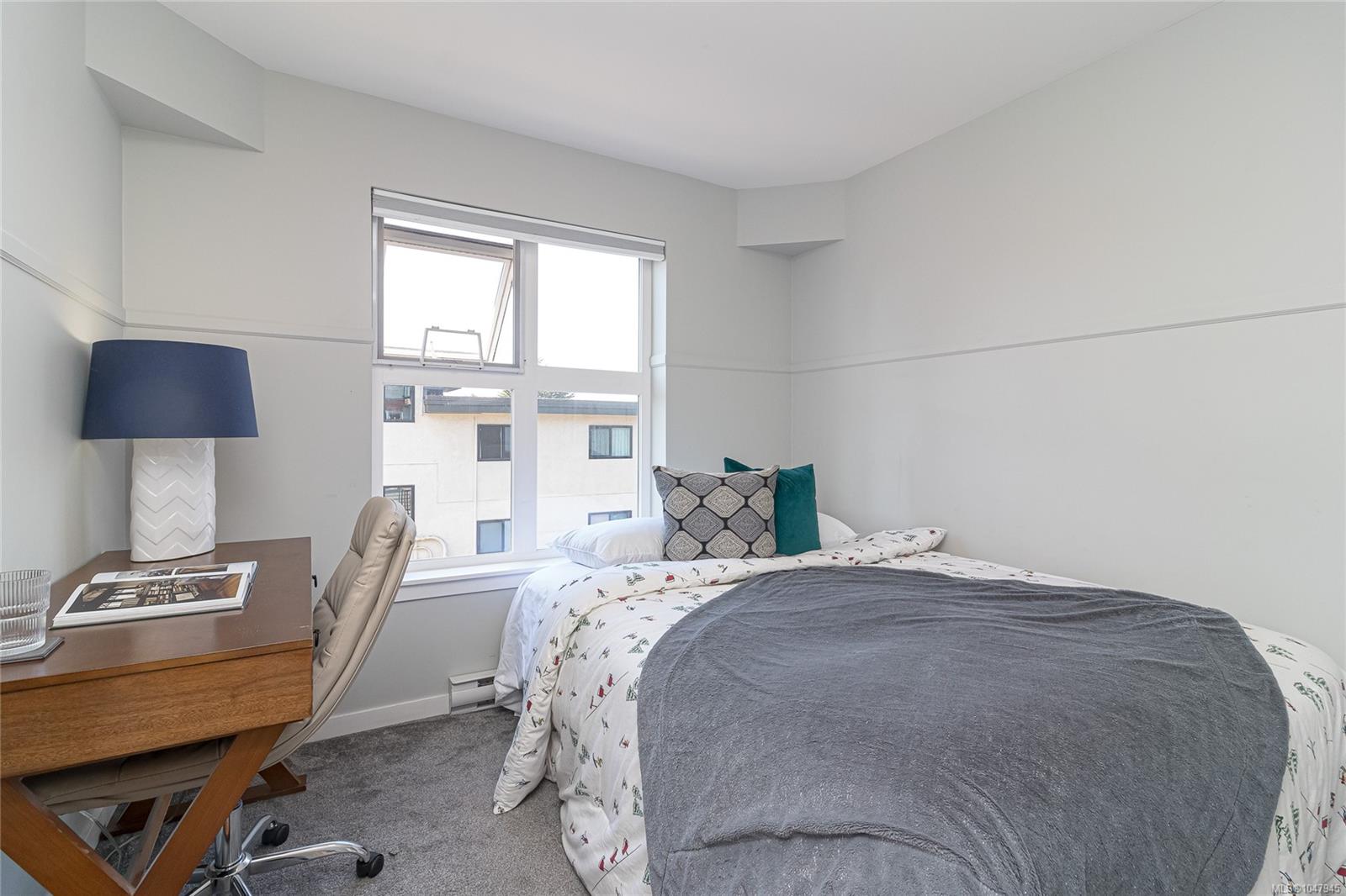 2940 Harriet Rd #404