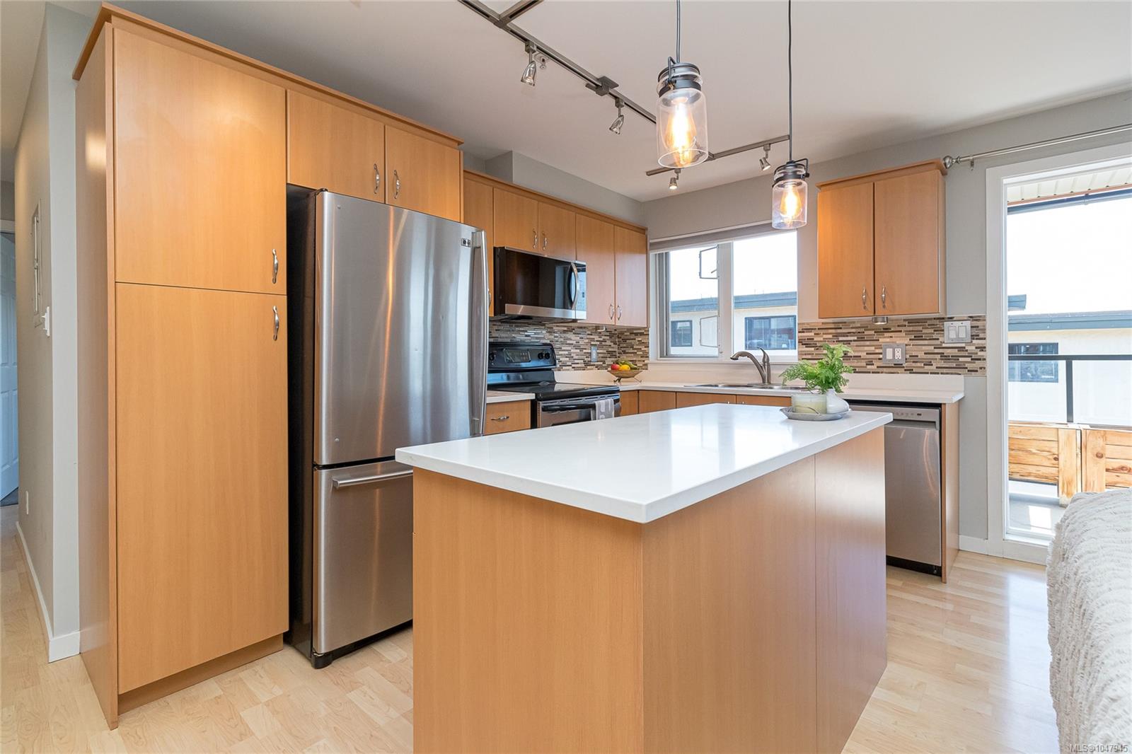 2940 Harriet Rd #404