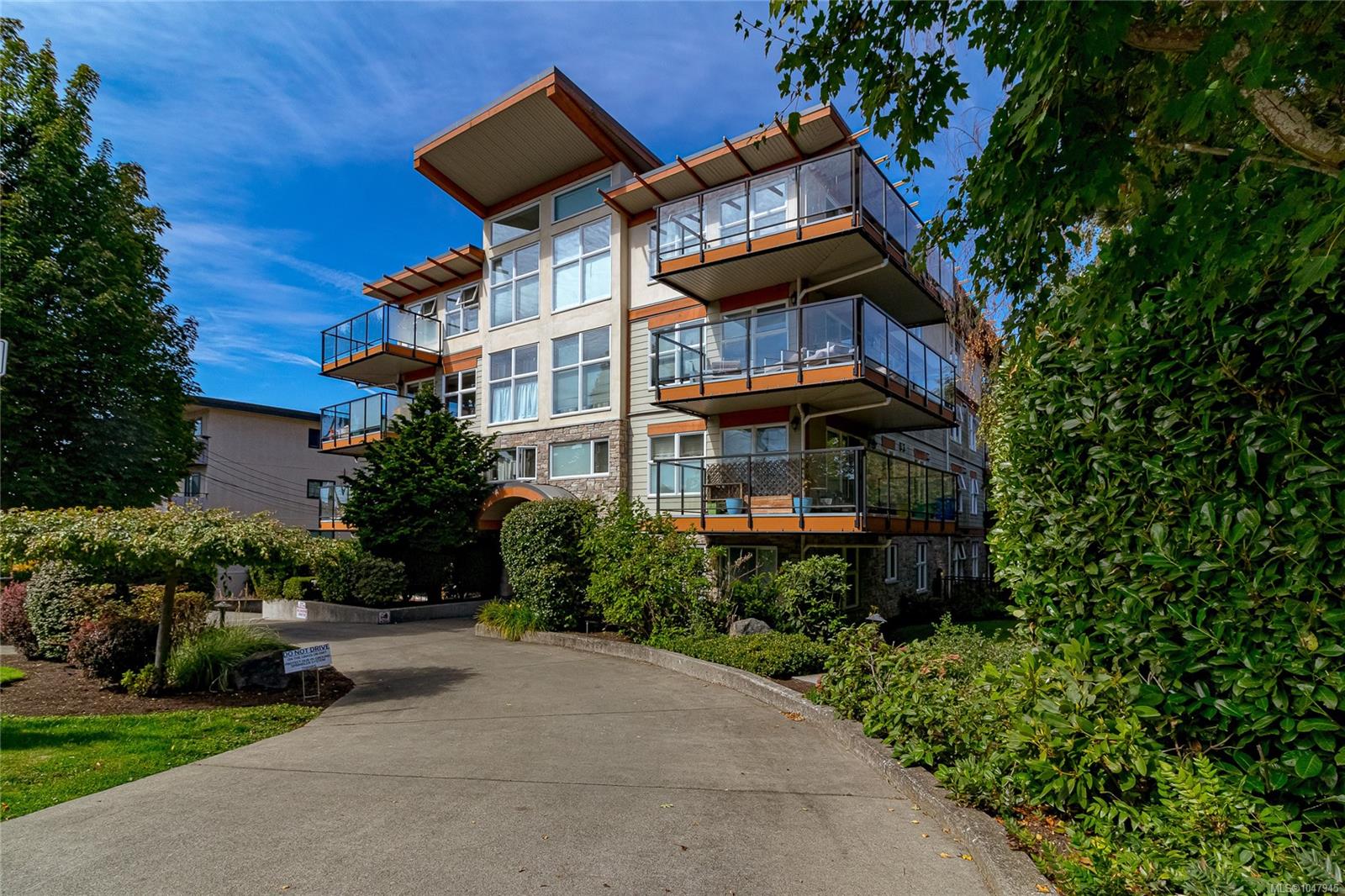 2940 Harriet Rd #404