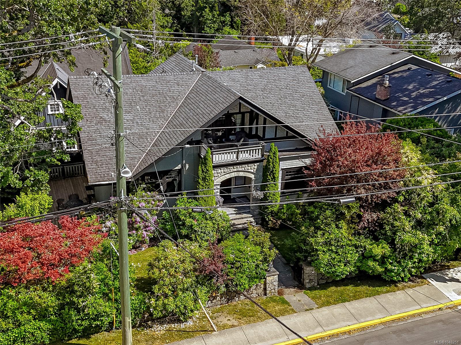 875 Richmond Ave