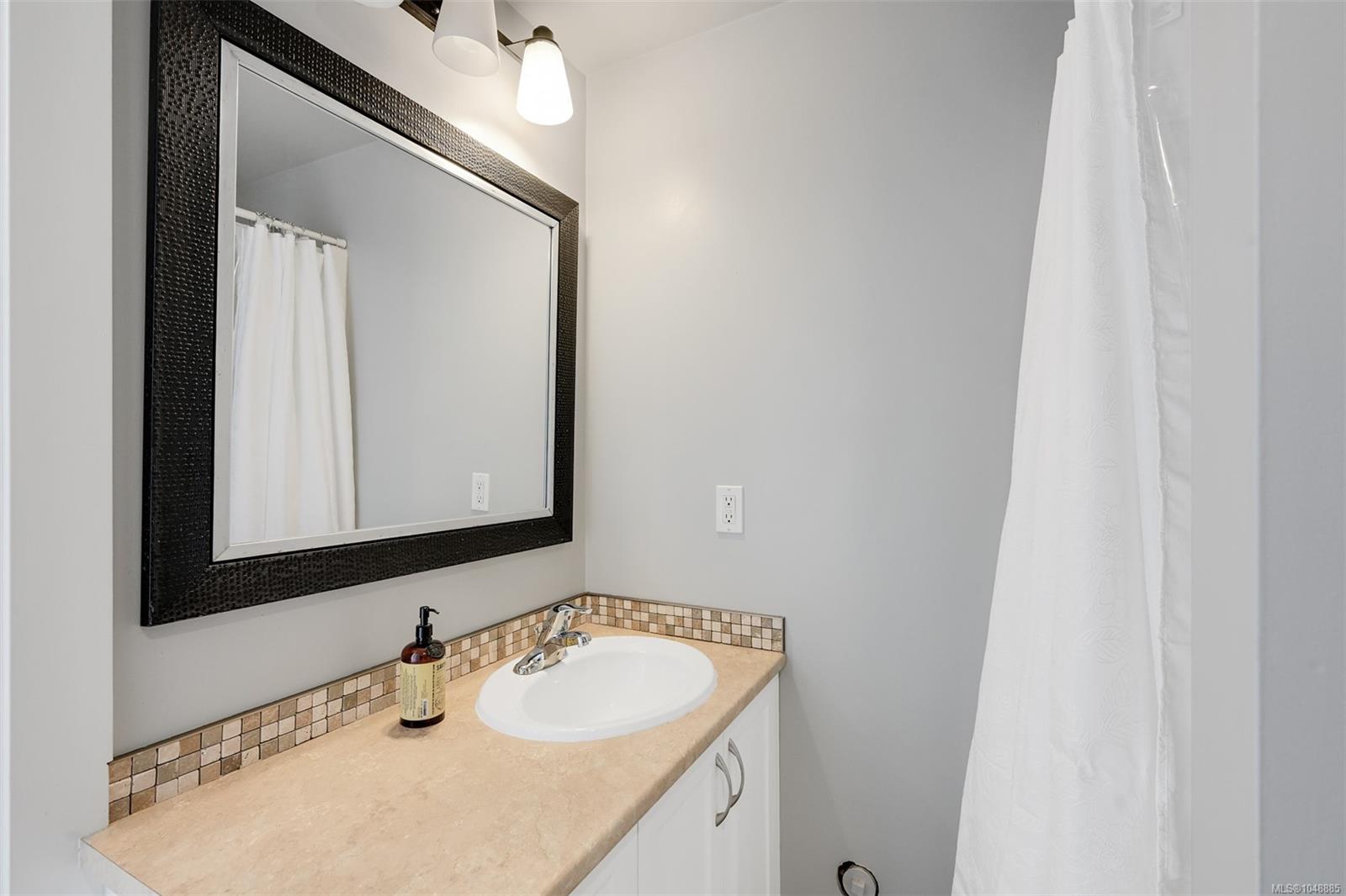 670 Polyanthus Cres