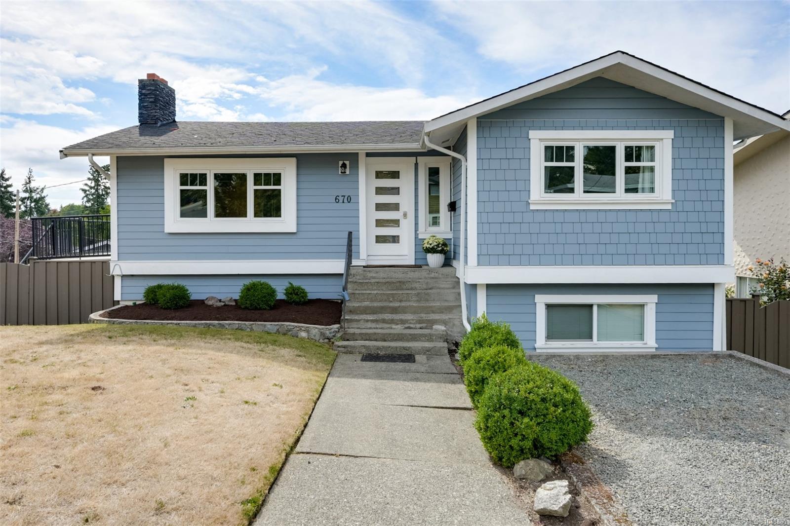 670 Polyanthus Cres