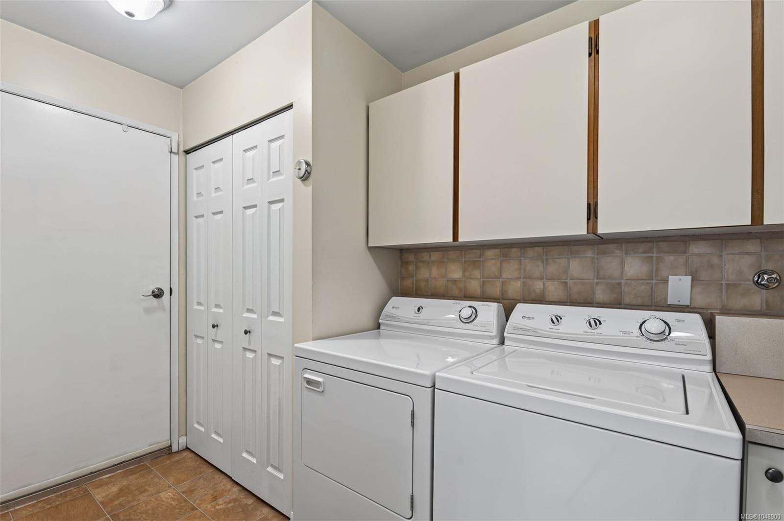 909 Carolwood Dr #6