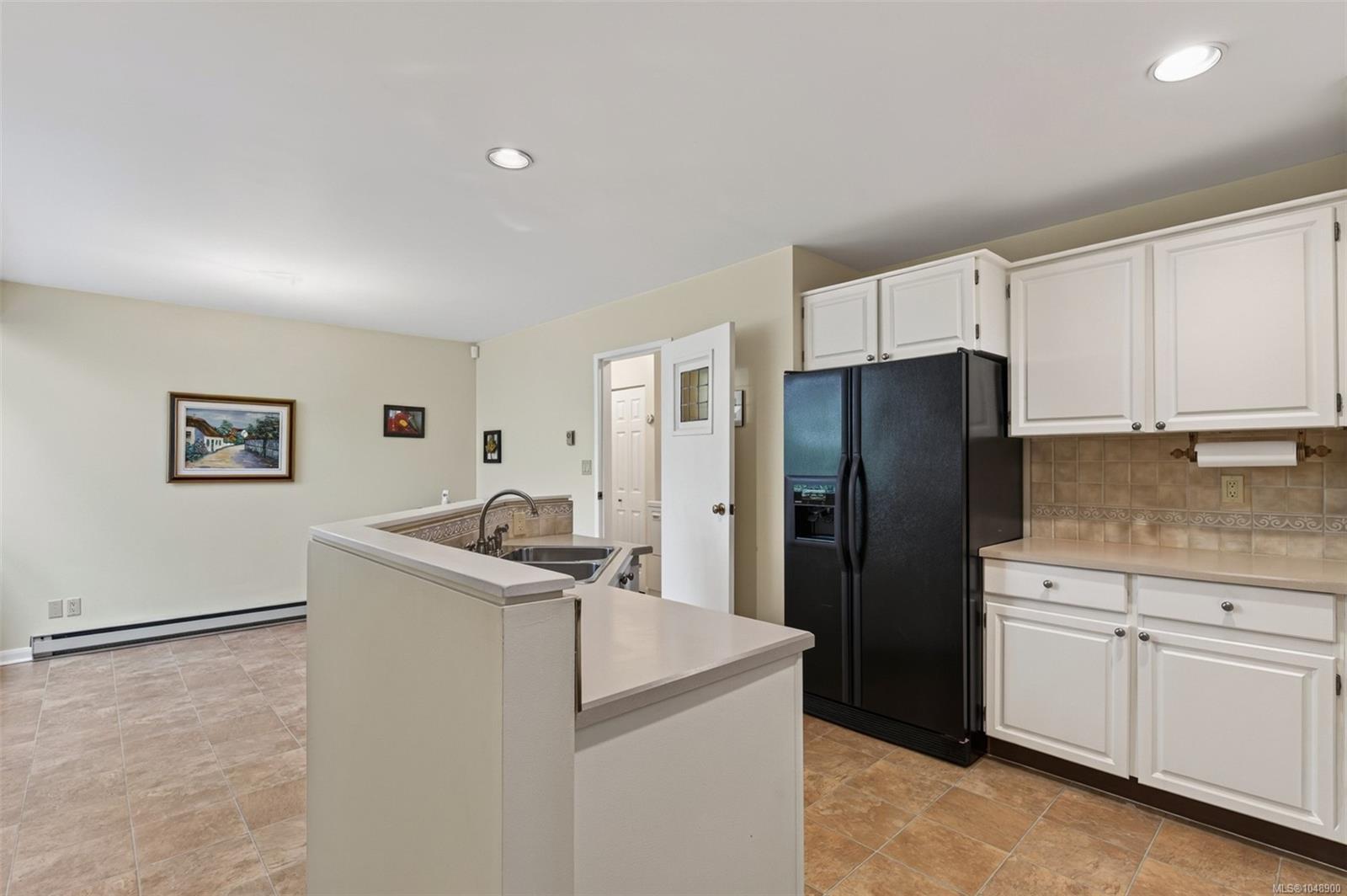 909 Carolwood Dr #6