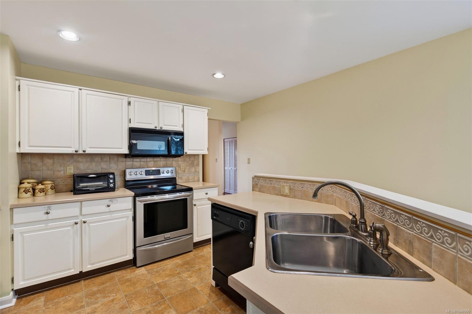 909 Carolwood Dr #6