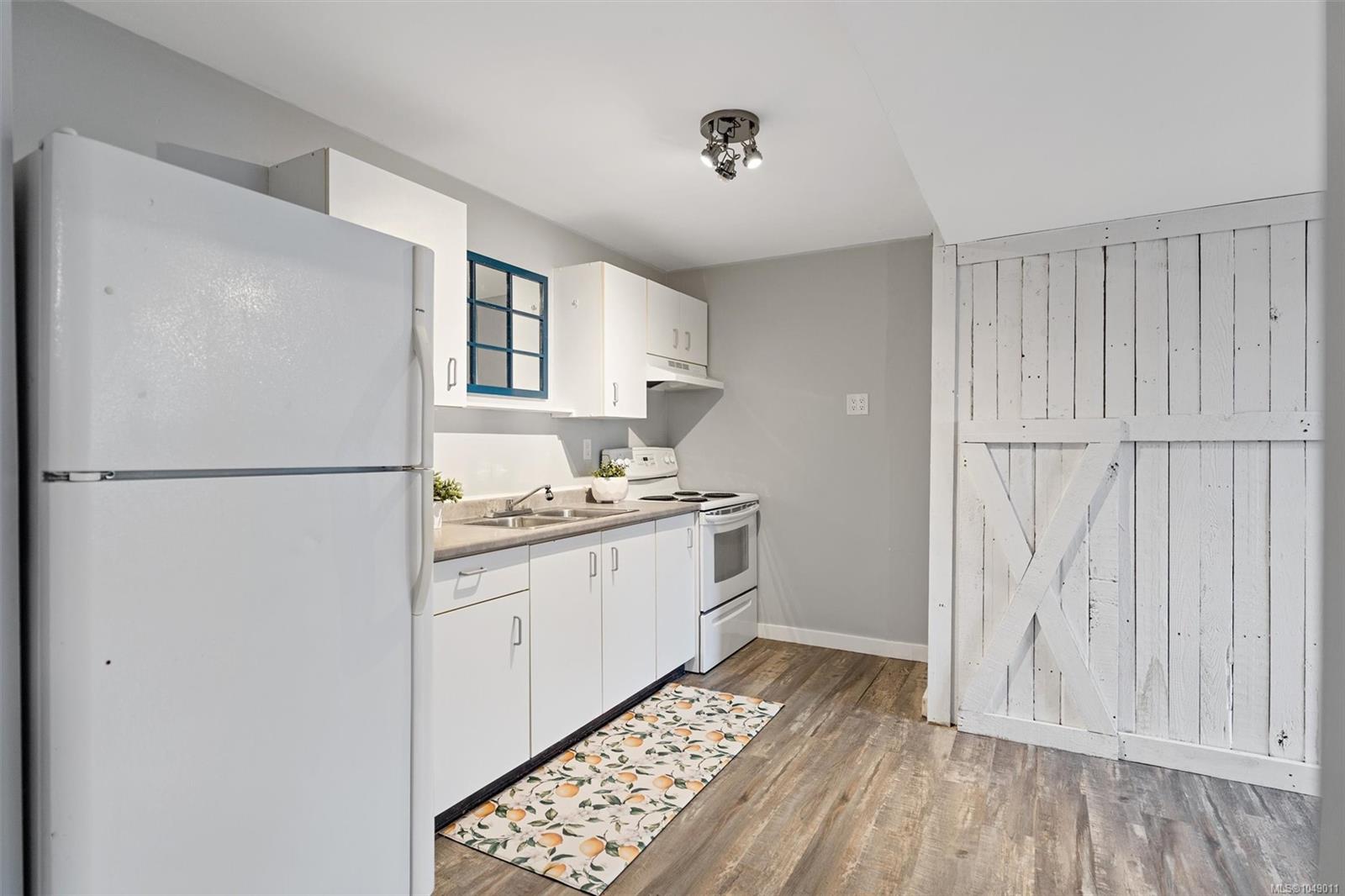 3272 Haida Dr