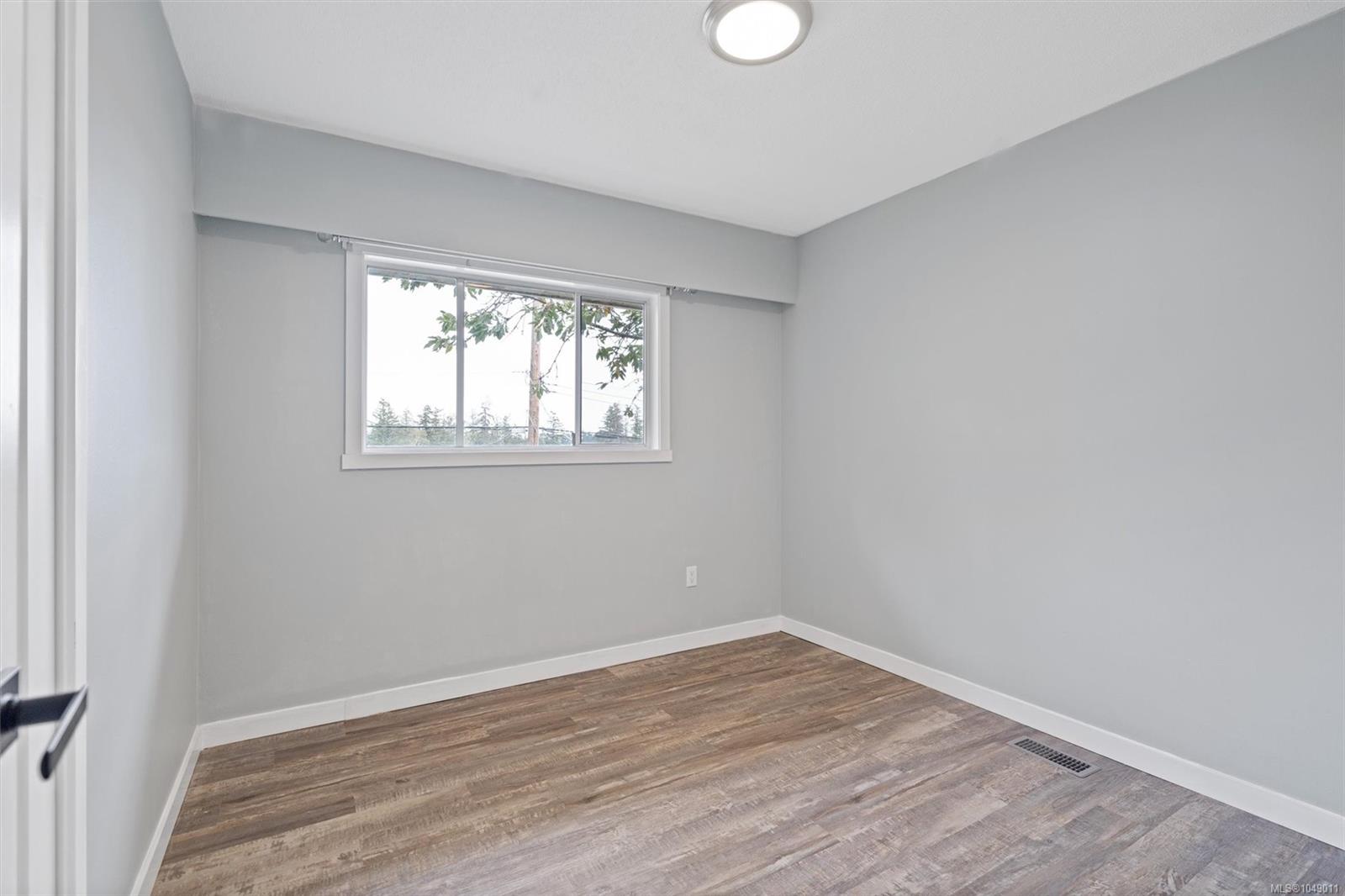 3272 Haida Dr