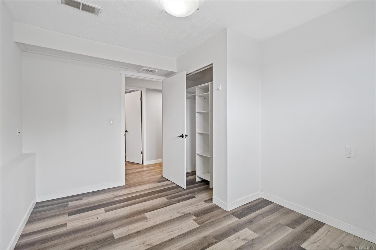 3272 Haida Dr