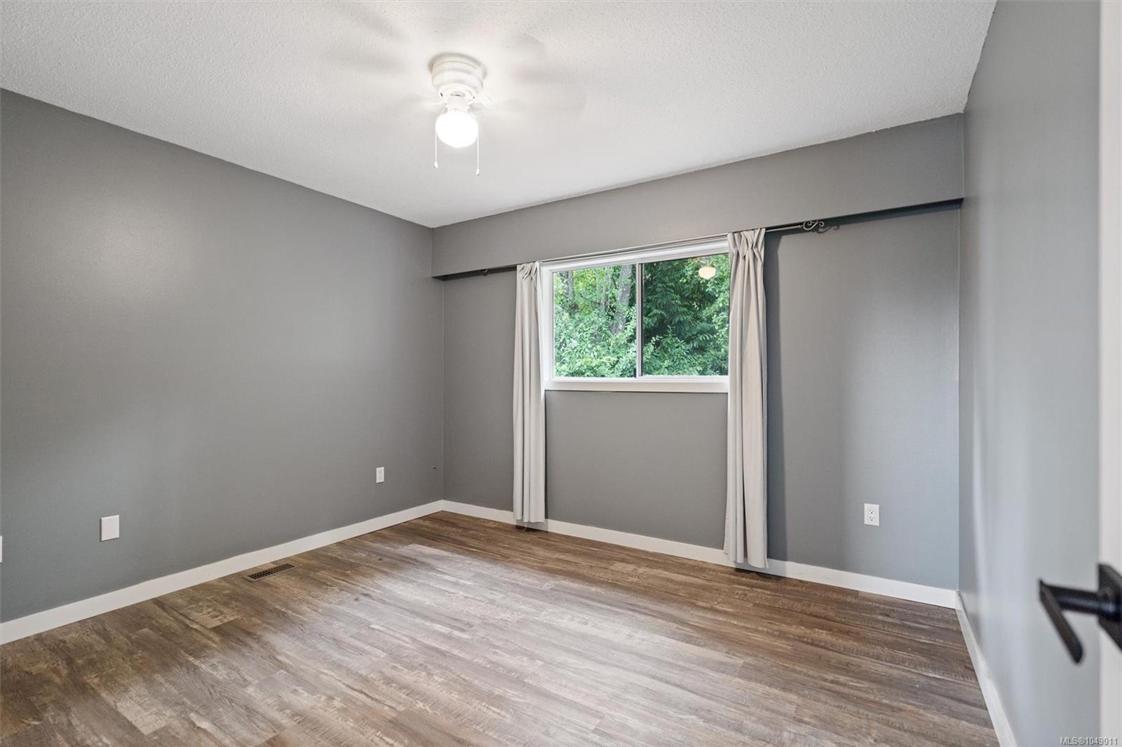 3272 Haida Dr