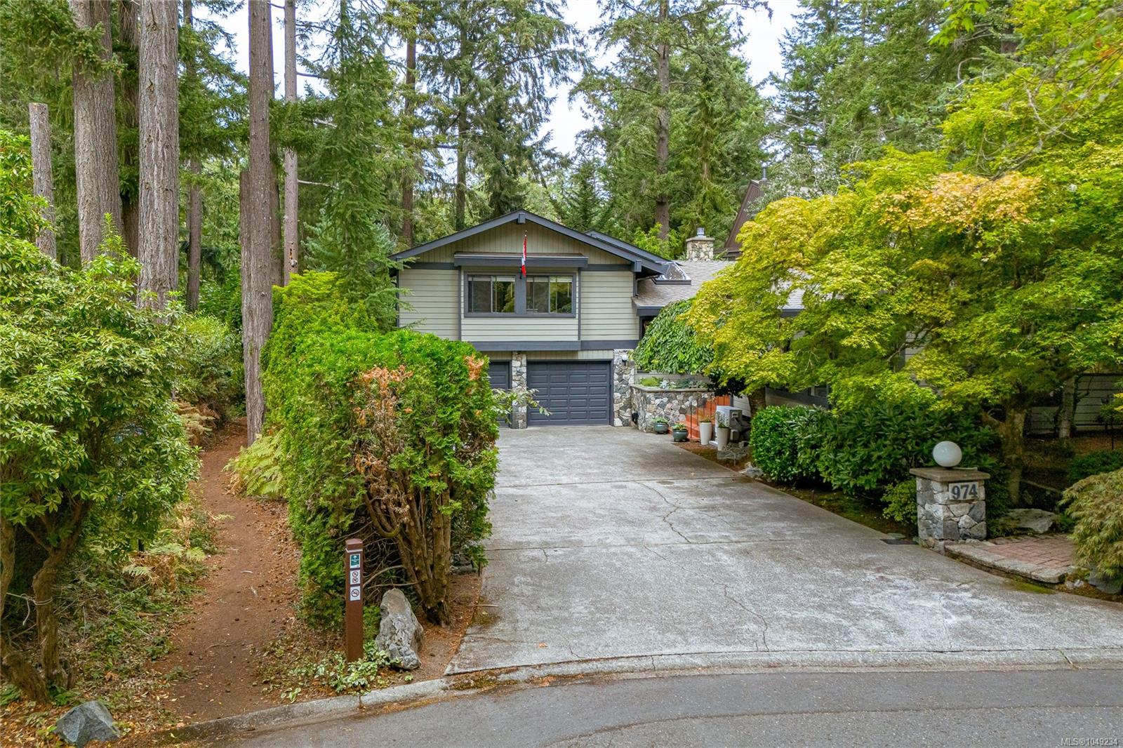 974 Wagonwood Pl