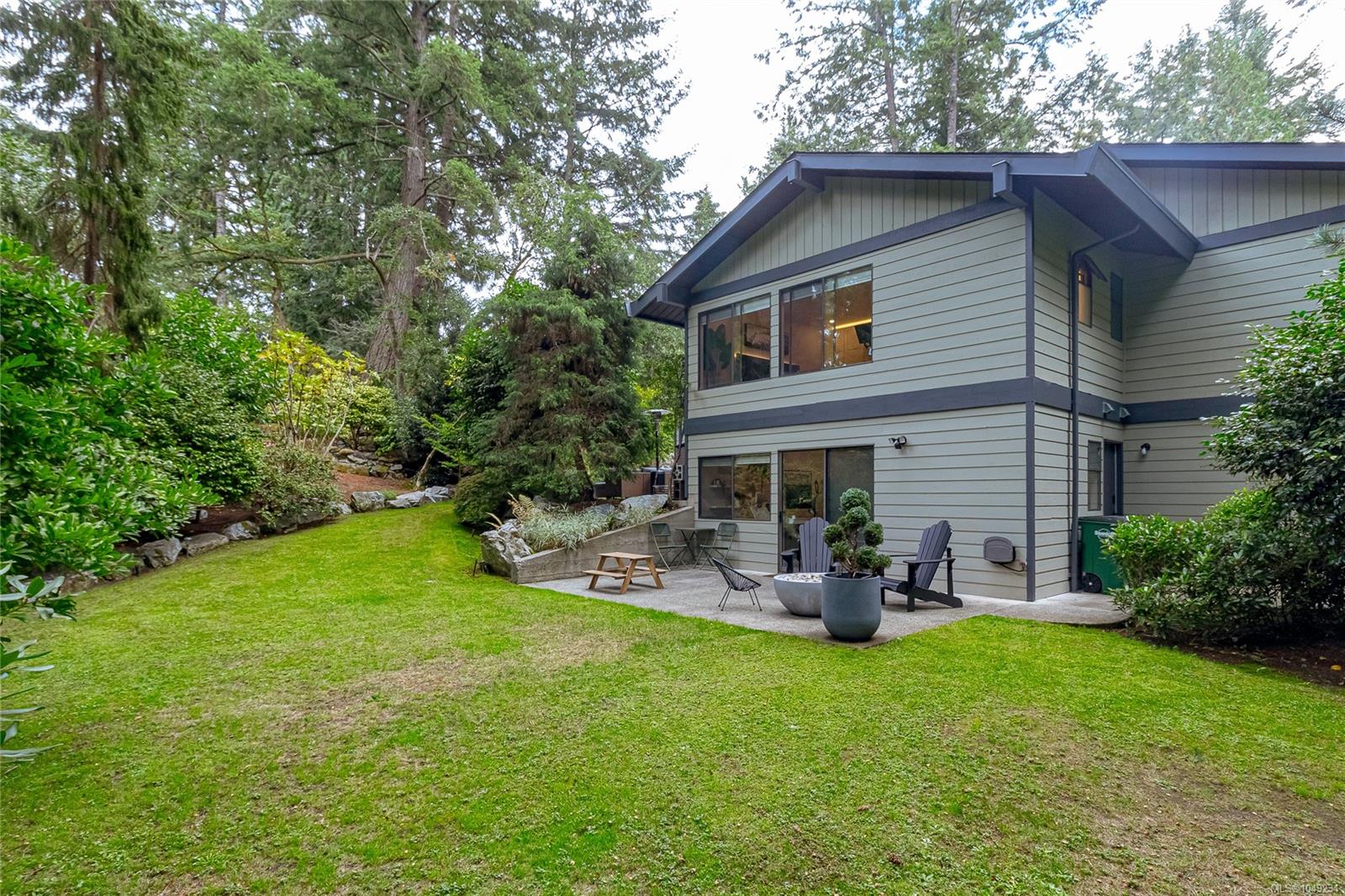 974 Wagonwood Pl