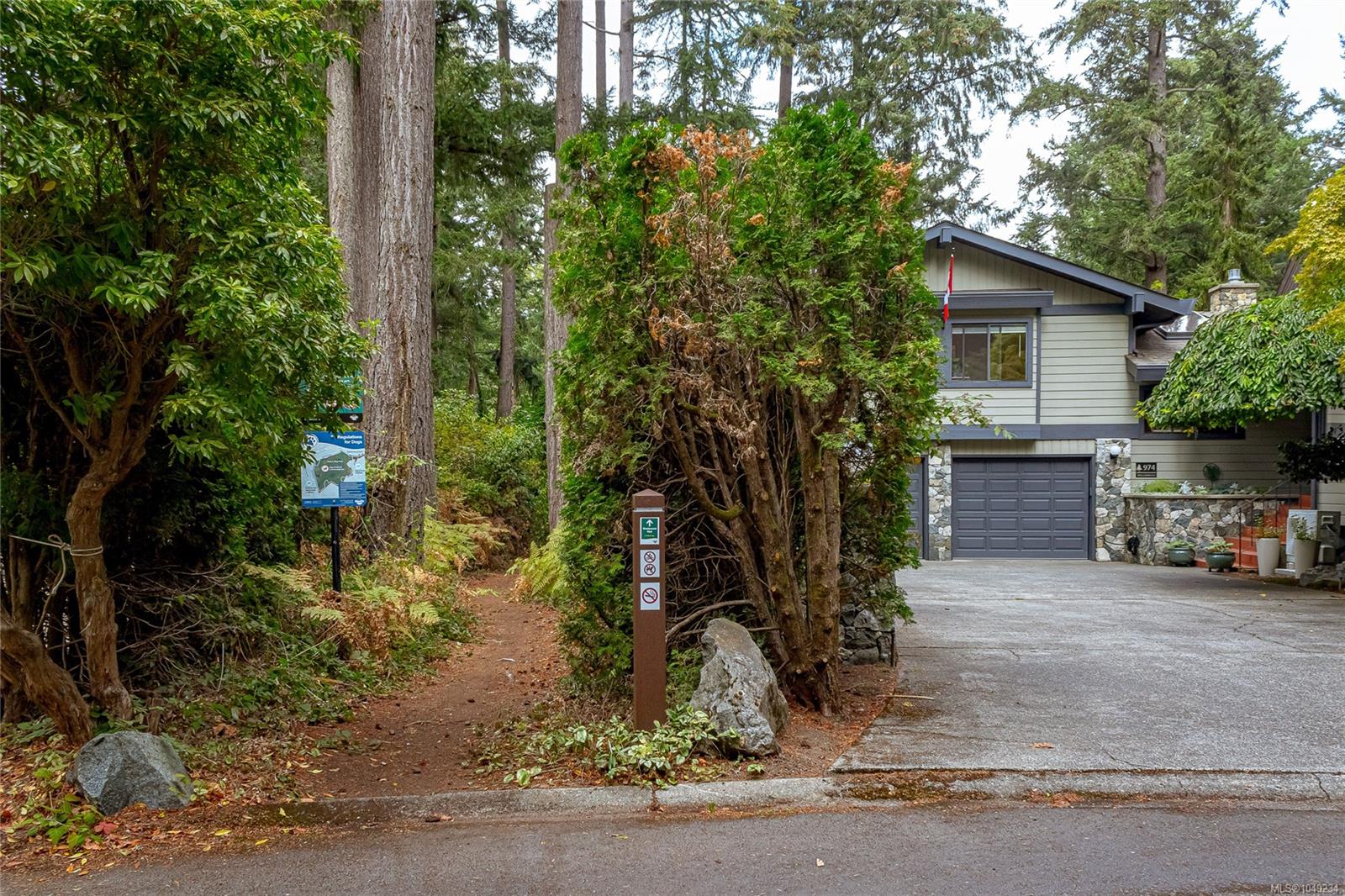 974 Wagonwood Pl