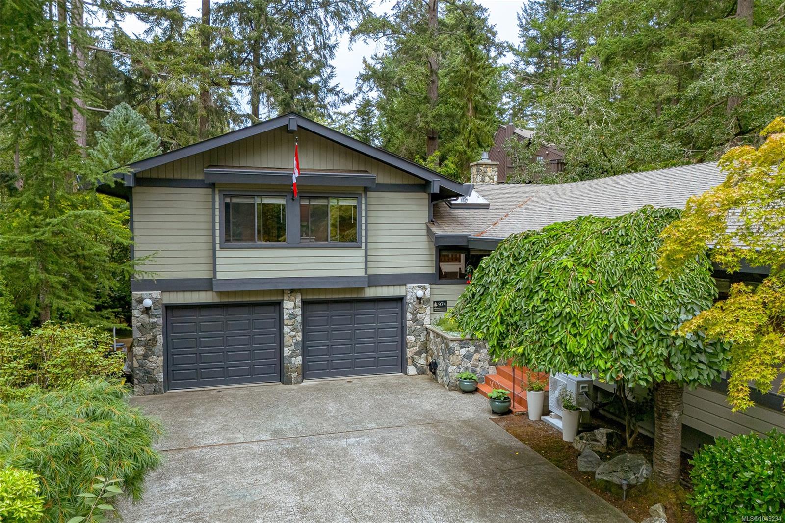 974 Wagonwood Pl