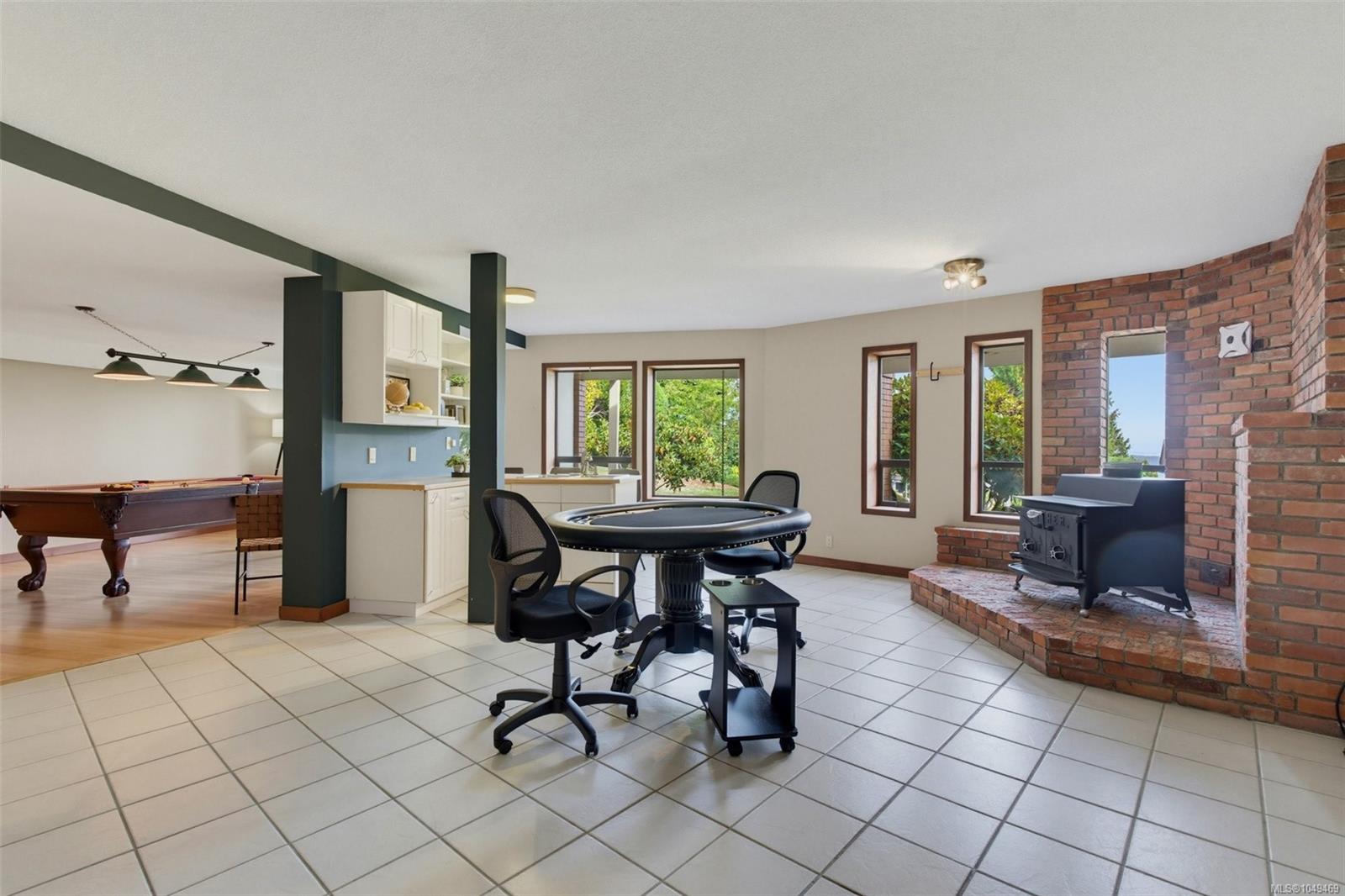 8798 Forest Park Dr
