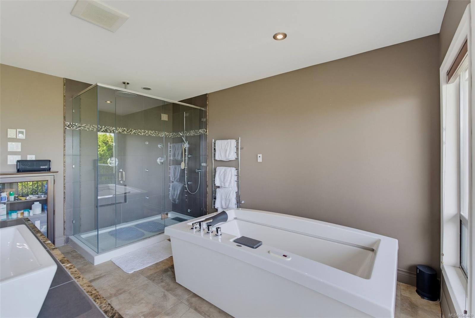 8798 Forest Park Dr