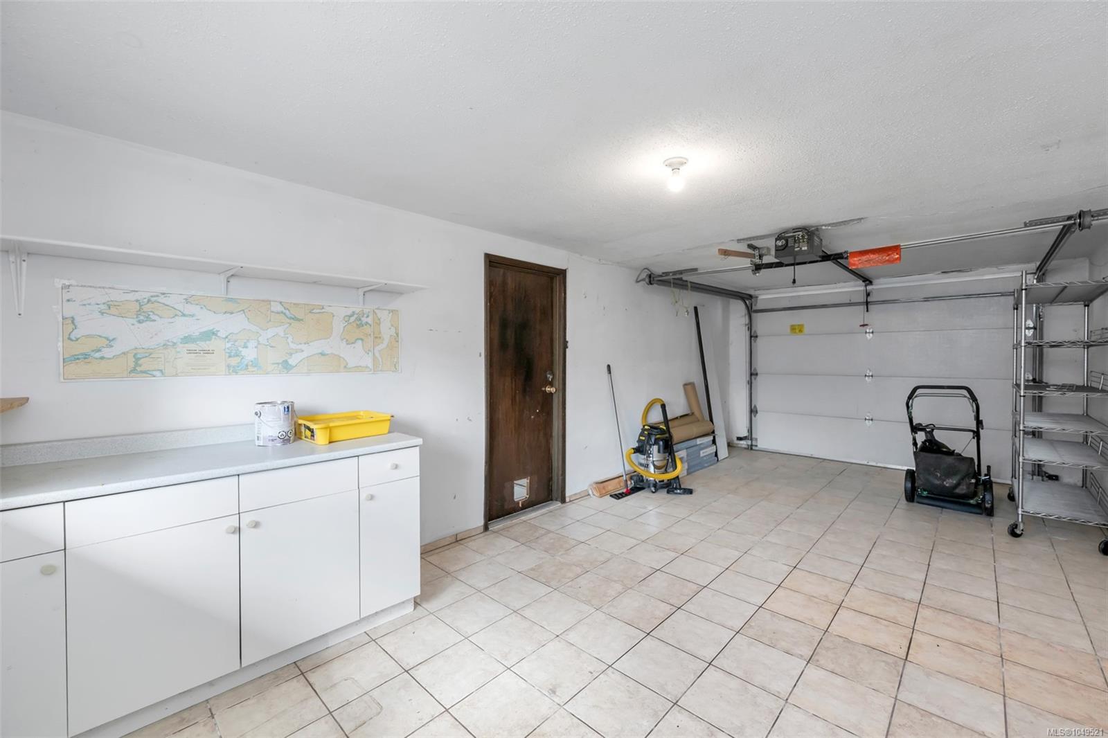 1582 Robert St