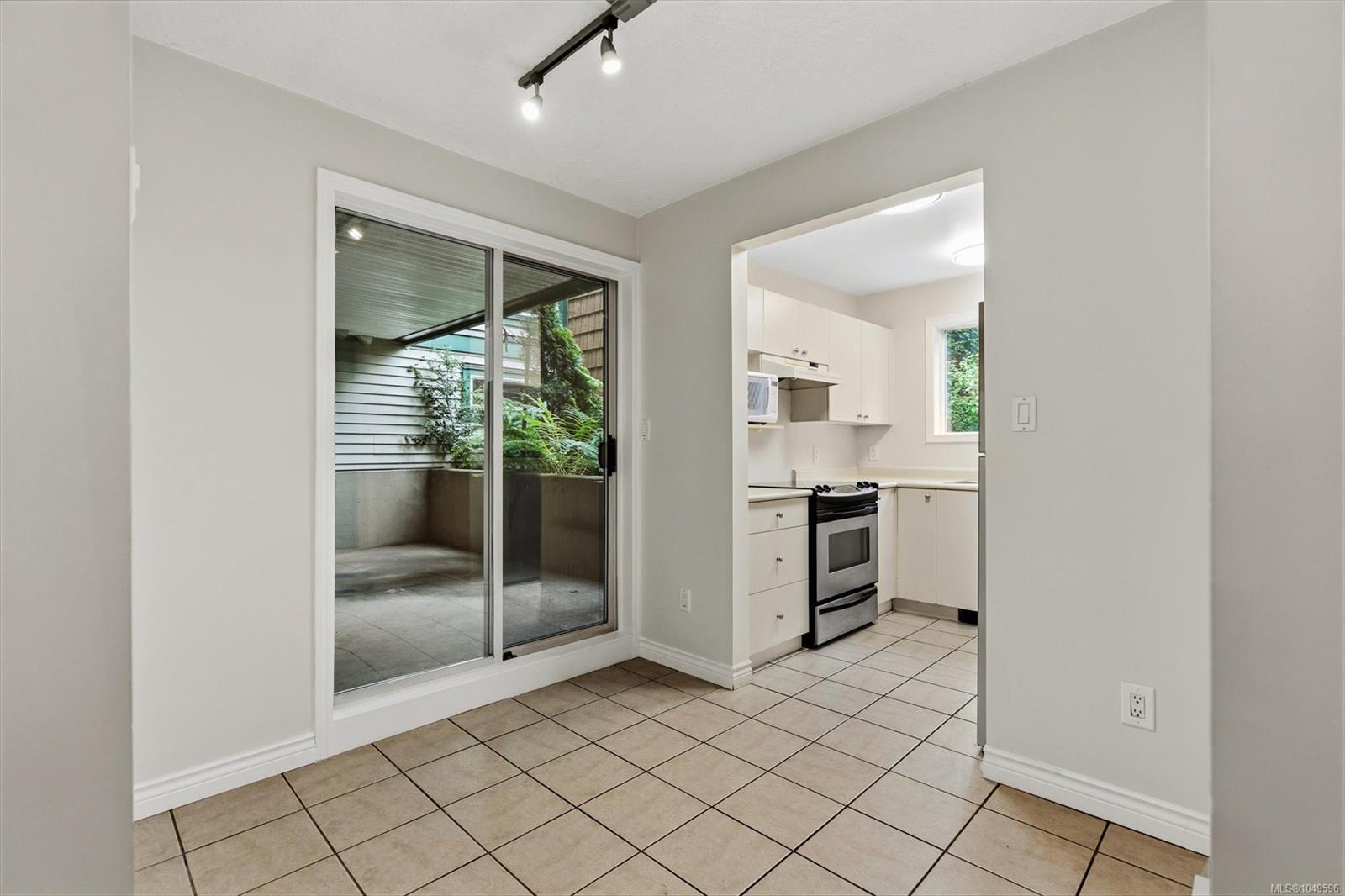 894 Vernon Ave #112