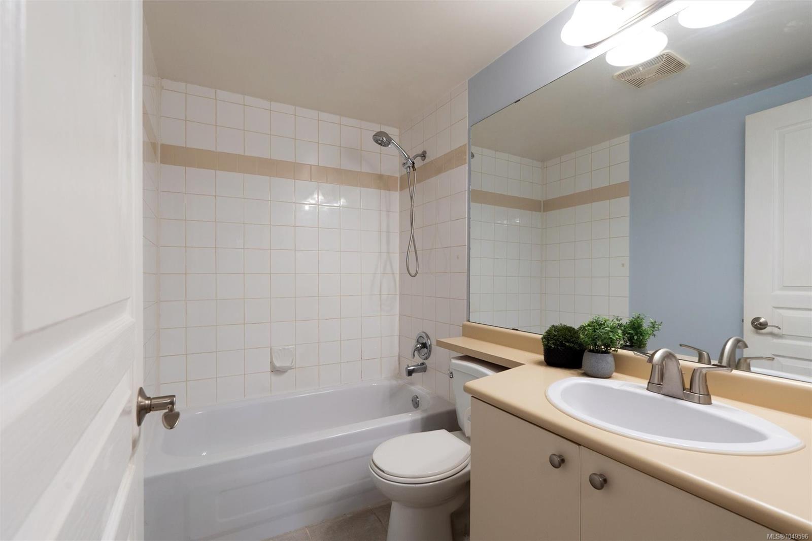 894 Vernon Ave #112