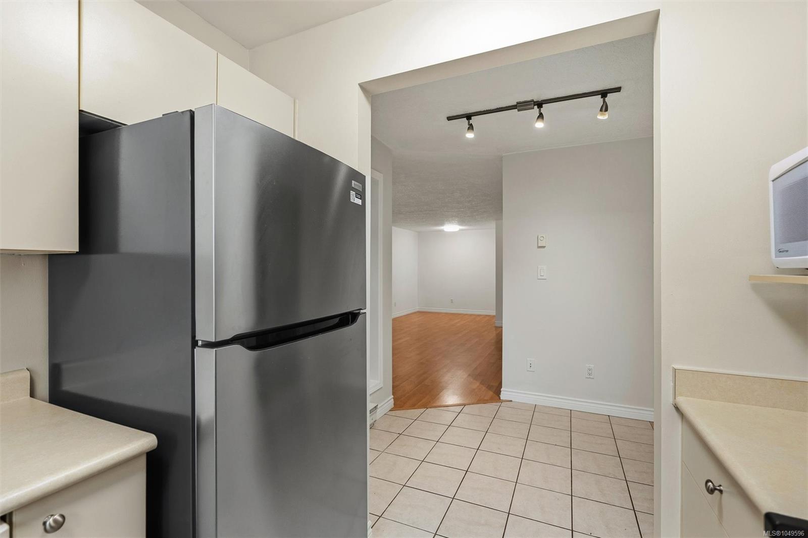 894 Vernon Ave #112