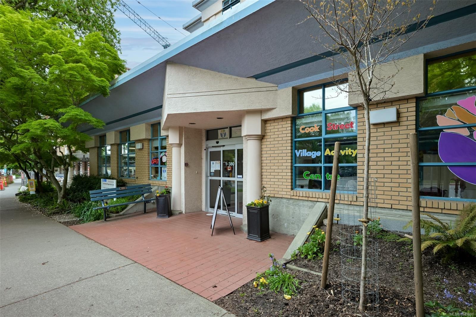 1063 Southgate St #209