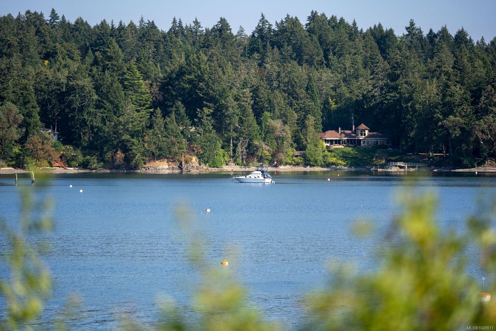 389 Moses Point Rd