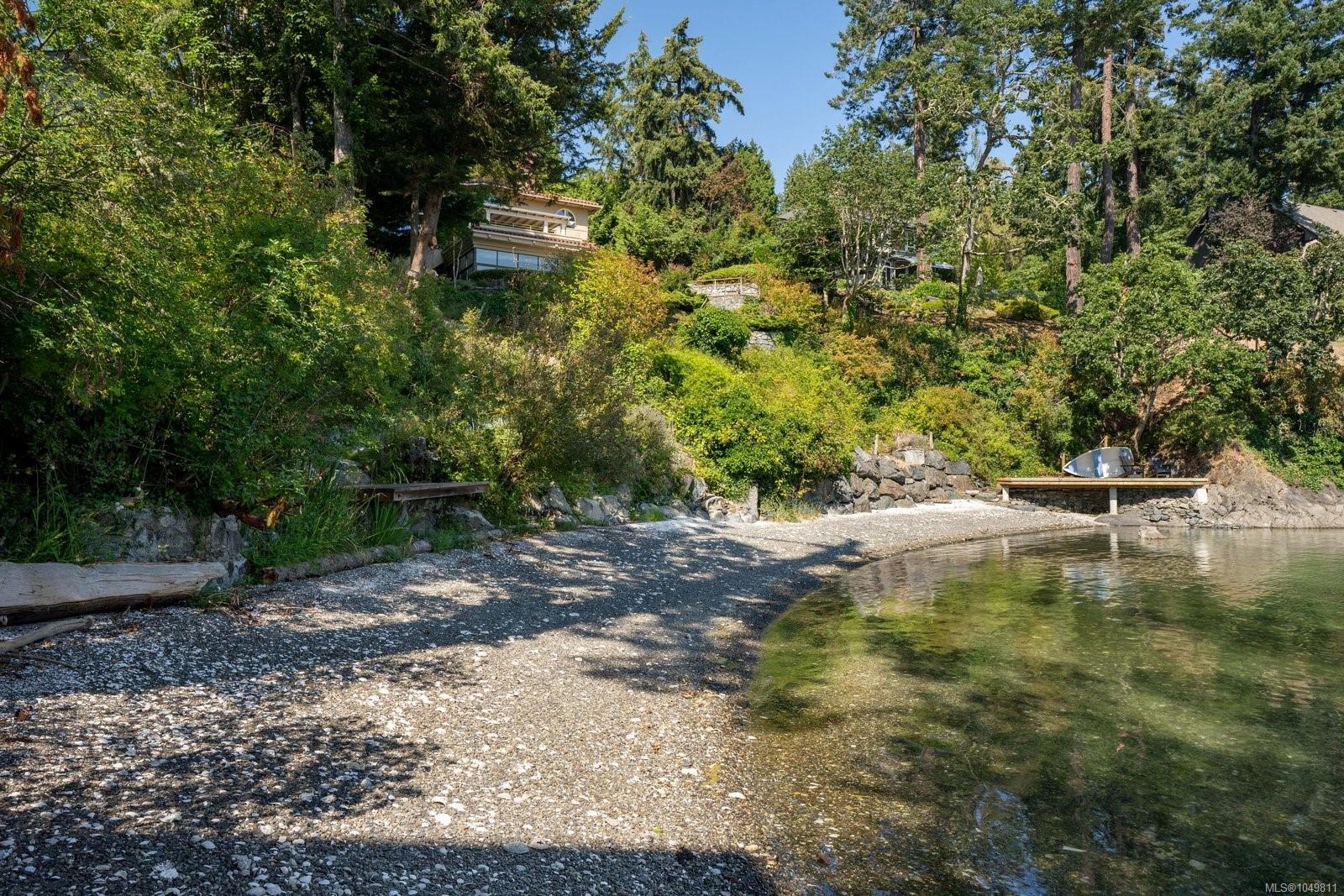 389 Moses Point Rd