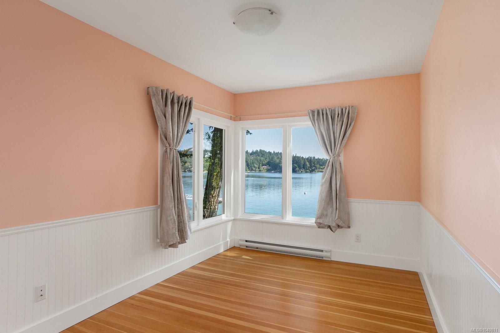 389 Moses Point Rd