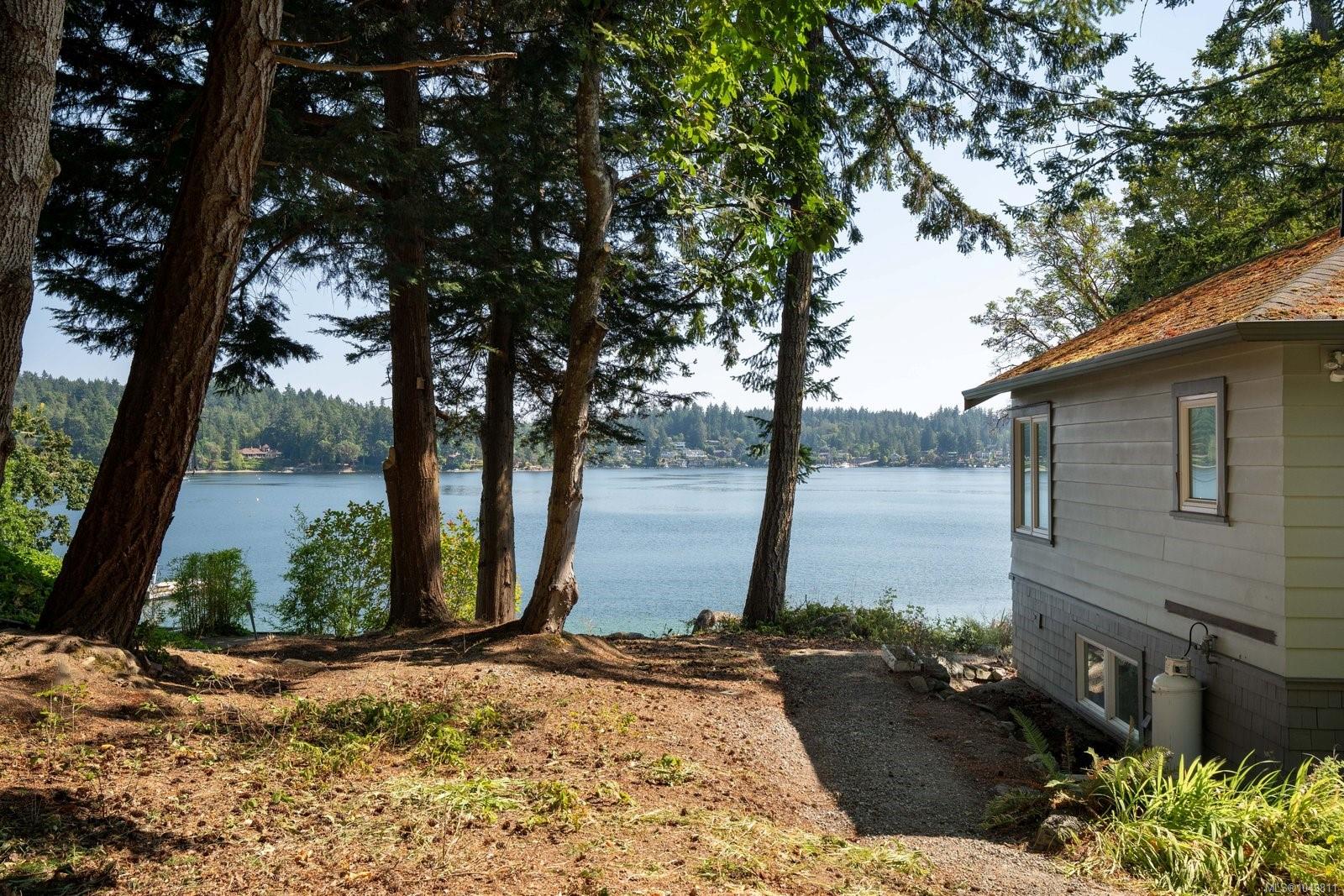 389 Moses Point Rd