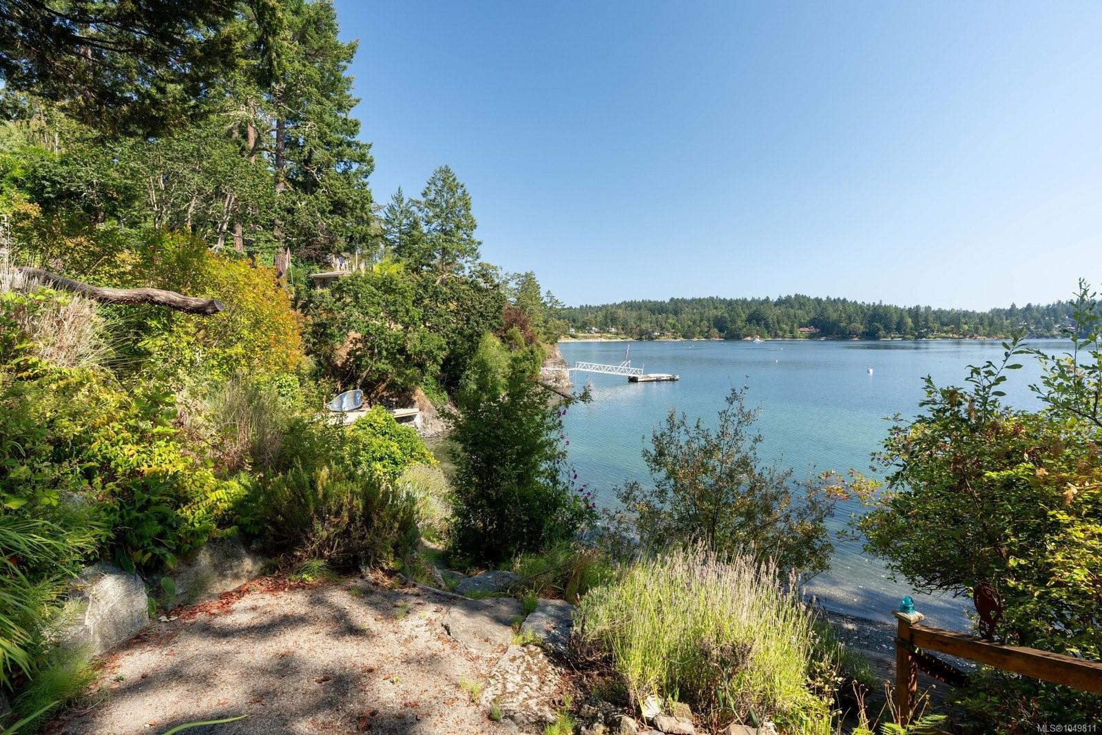 389 Moses Point Rd