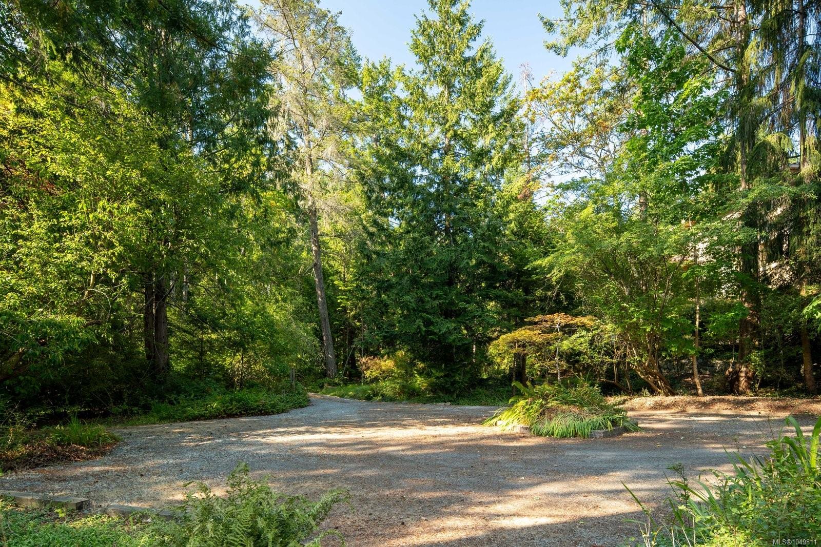 389 Moses Point Rd