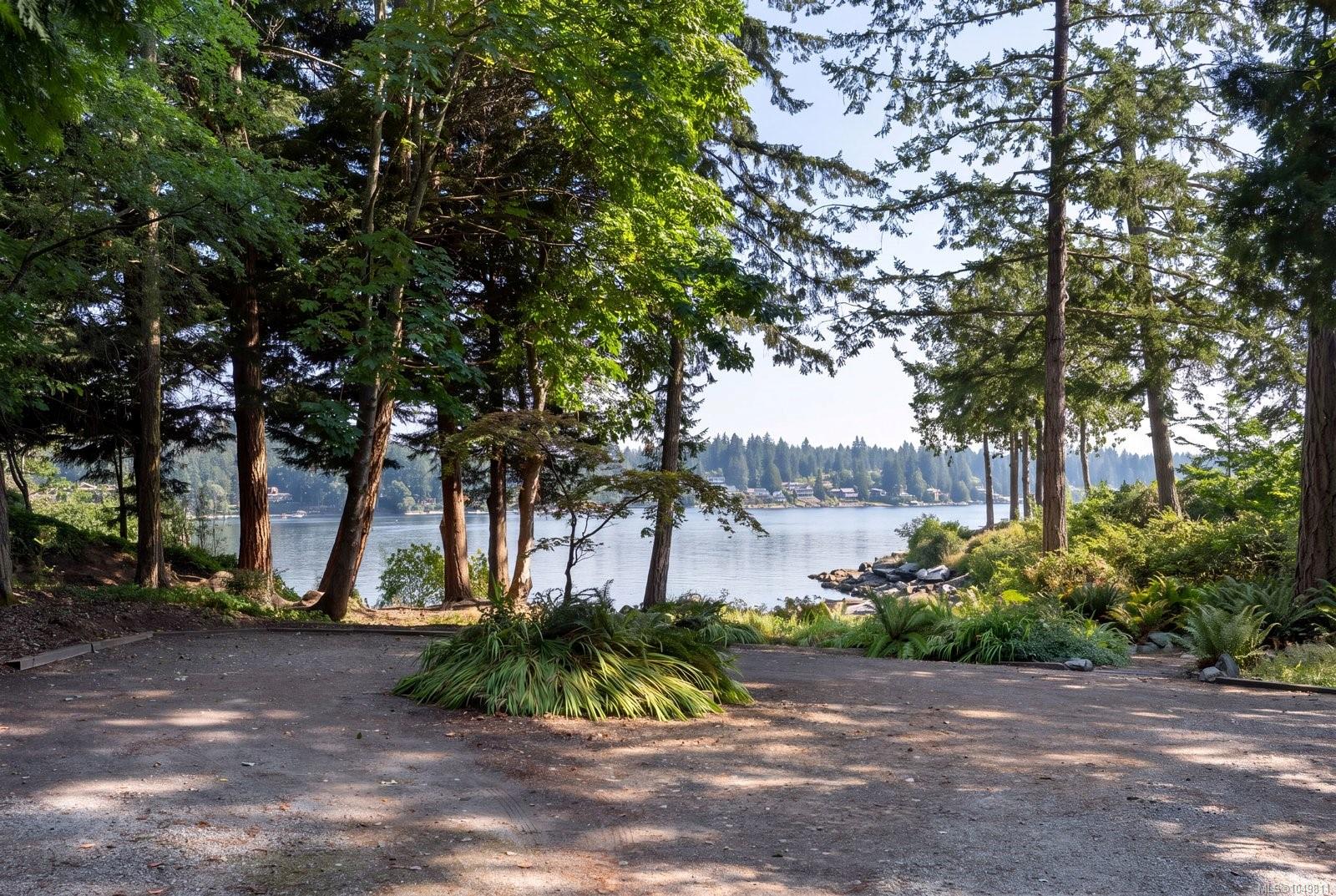 389 Moses Point Rd
