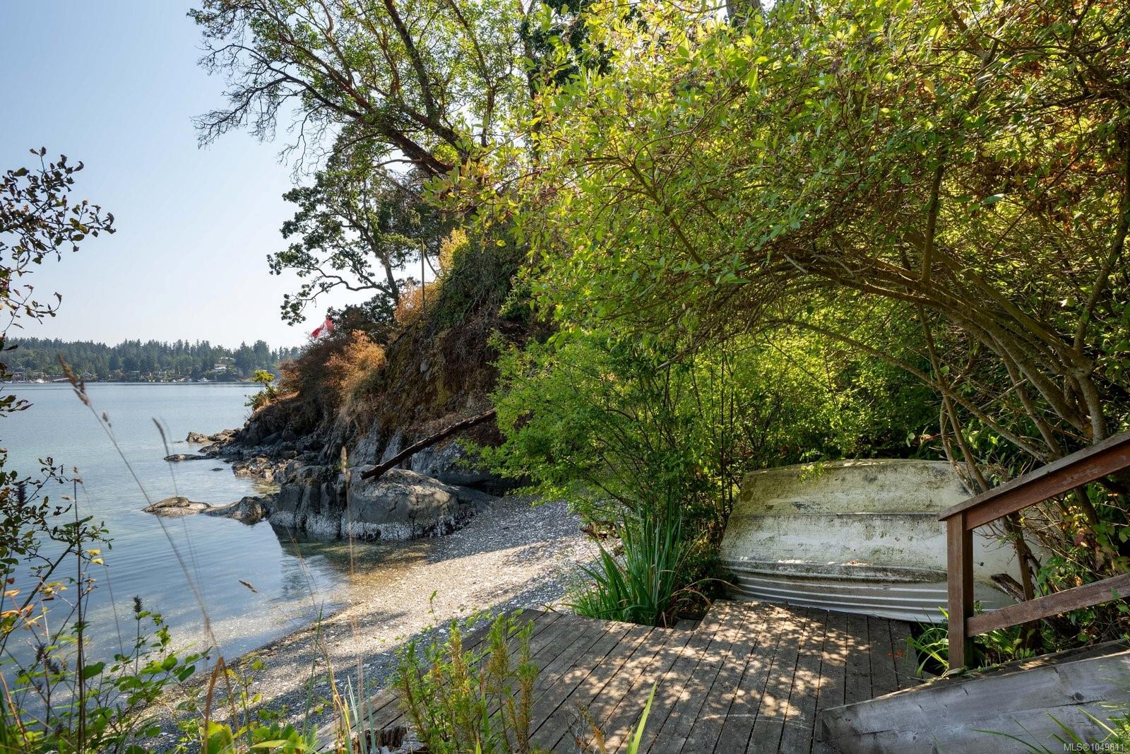389 Moses Point Rd