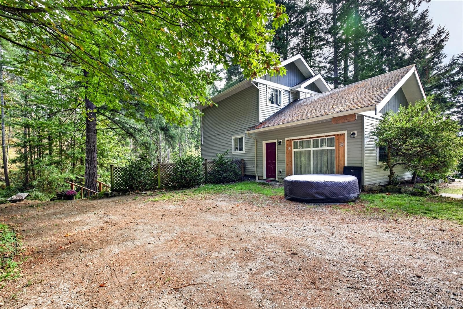 135 Pine Pl